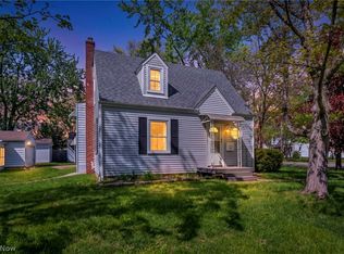 228 Sanford St, Ravenna, OH 44266