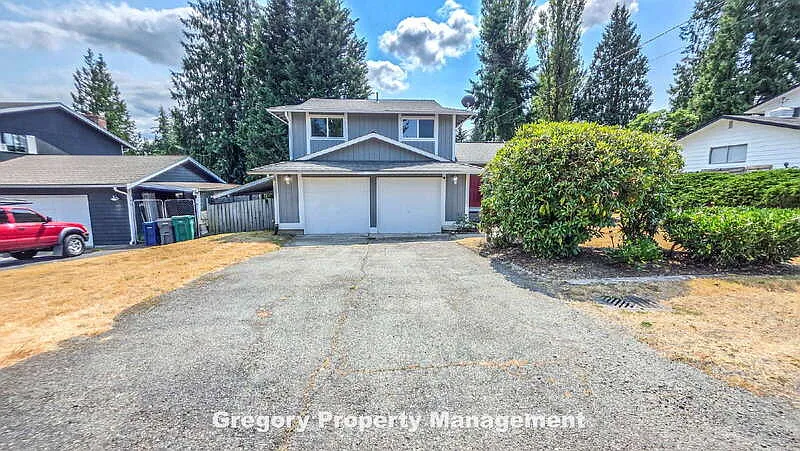 3 bed, 3.0 bath, 1632 sqft, $3,200 — Photo 3