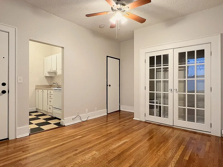 Marcella Apartments — Photo 16