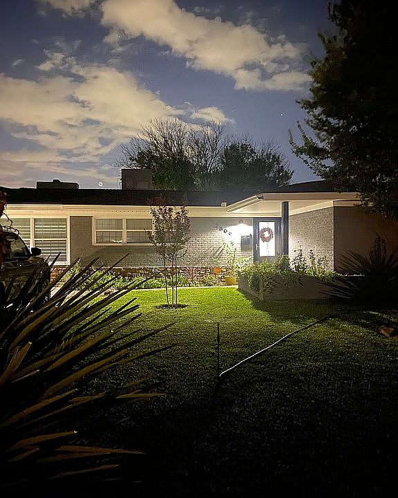 2nd image of 2806 Windsor Dr