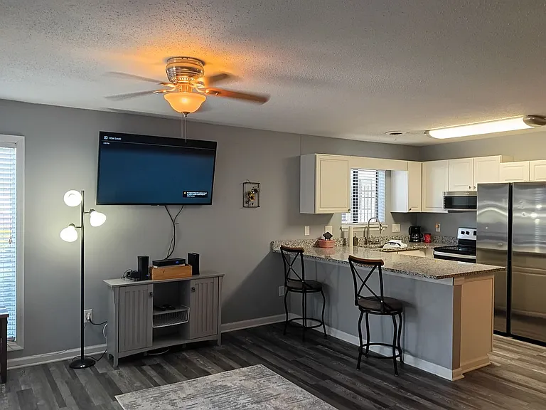 1870 Auburn Ln #20-A — Photo 6