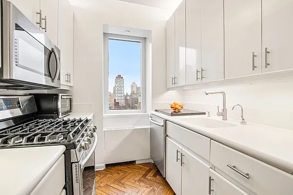 Sold by Corcoran | media 16