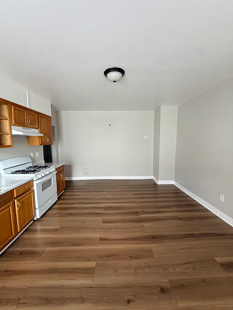 Building Photo - 4 Ferry St #C