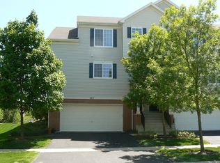 442 Evergreen Cir, Gilberts, IL 60136