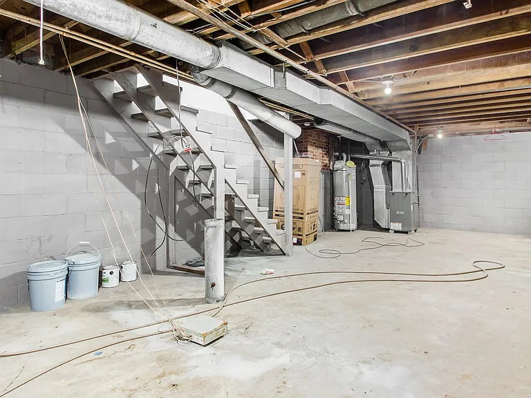 1607 Republic Ave — Photo 6
