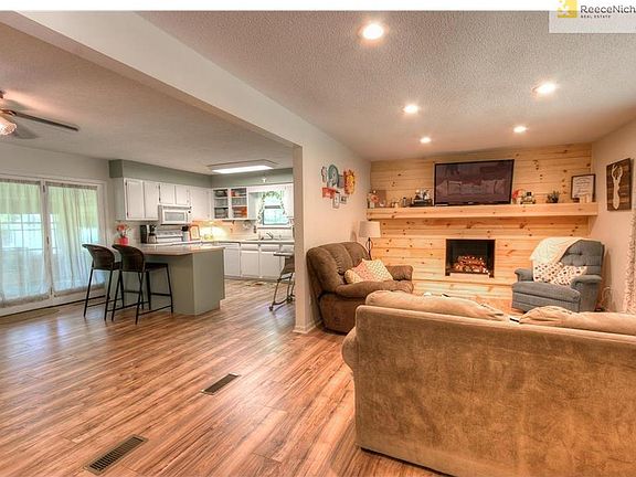 Walking in the front door, you have a very open floor plan