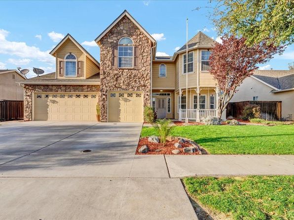 1022 Prosperity Dr, Lemoore, CA 93245
