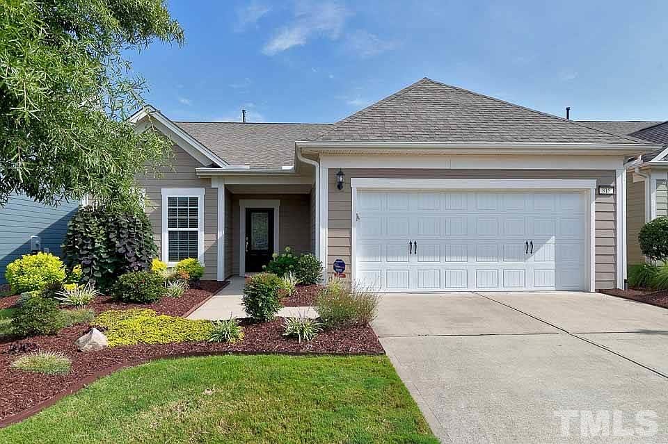 1st image of 815 Gaston Manor Dr