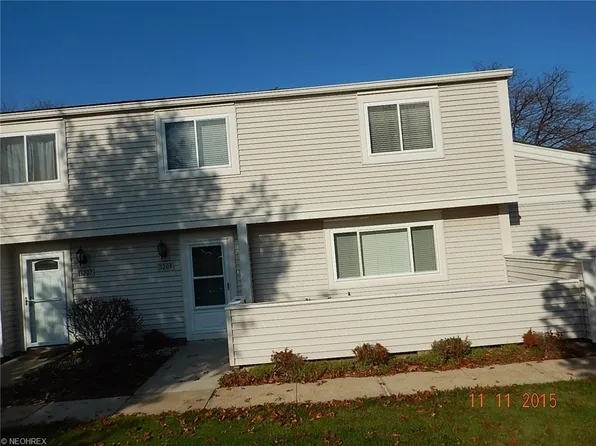 3209 Bay Landing Dr #25, Westlake, OH 44145