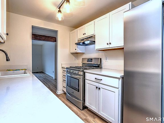 4th image of 42 Ferry Court #42