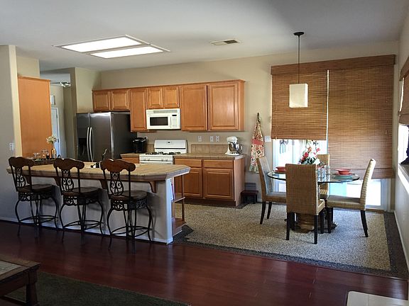 2nd image of 1062 W Sandstone Dr