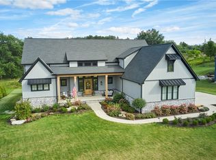 1071 Skyland Falls Blvd, Hinckley, OH 44233