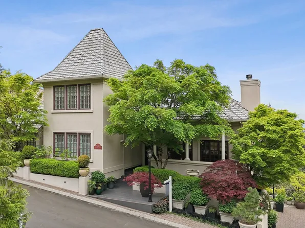 9228 NW Wiley Ln, Portland, OR 97229