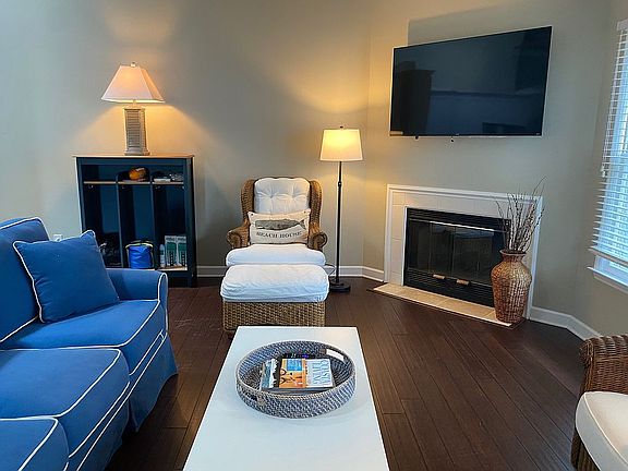 2nd image of 3169 Lakeside Commons Dr #1