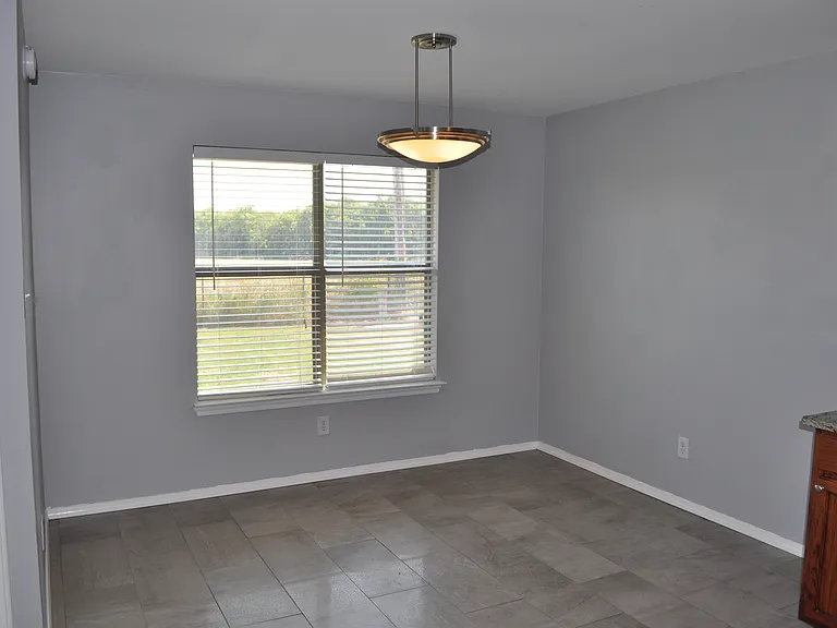 705 Katy Ln — Photo 12