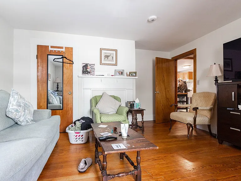 2 Oneil Pl #1 — Photo 2