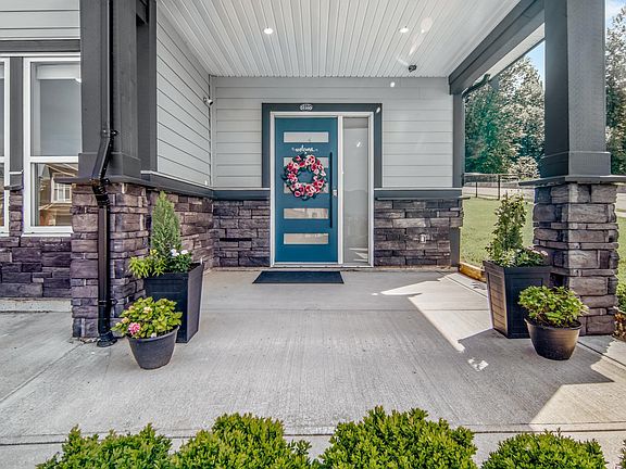 2nd image of 51160 Charlotte Pl