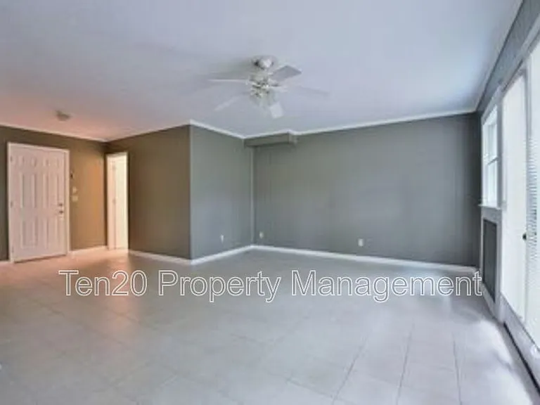 4720 Shenandoah Ct — Photo 16