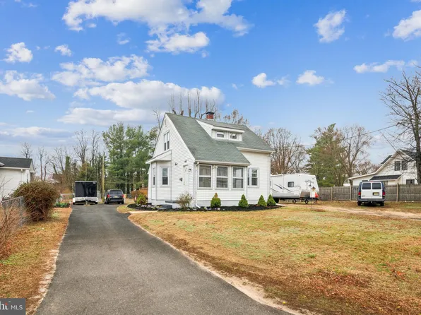 405 Oxford St, Vineland, NJ 08360
