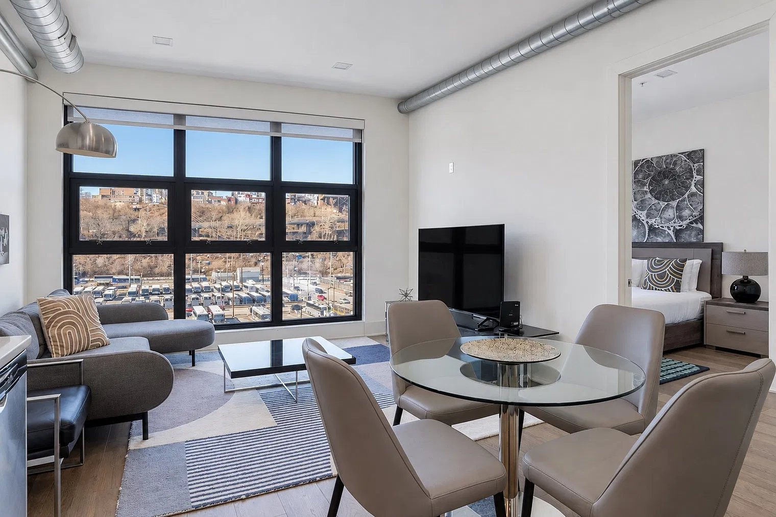 1 bed, 1.0 bath, $5,951 — Photo 2