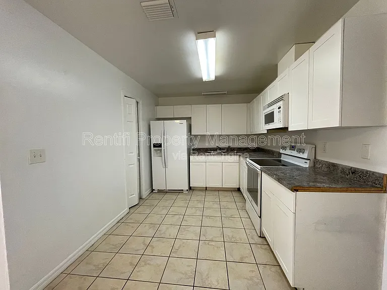 1128 Homer Ave S — Photo 8