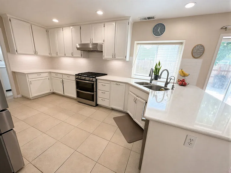 3512 Koso St — Photo 5