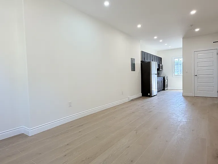 691 Ouellette Ave #3 — Photo 7
