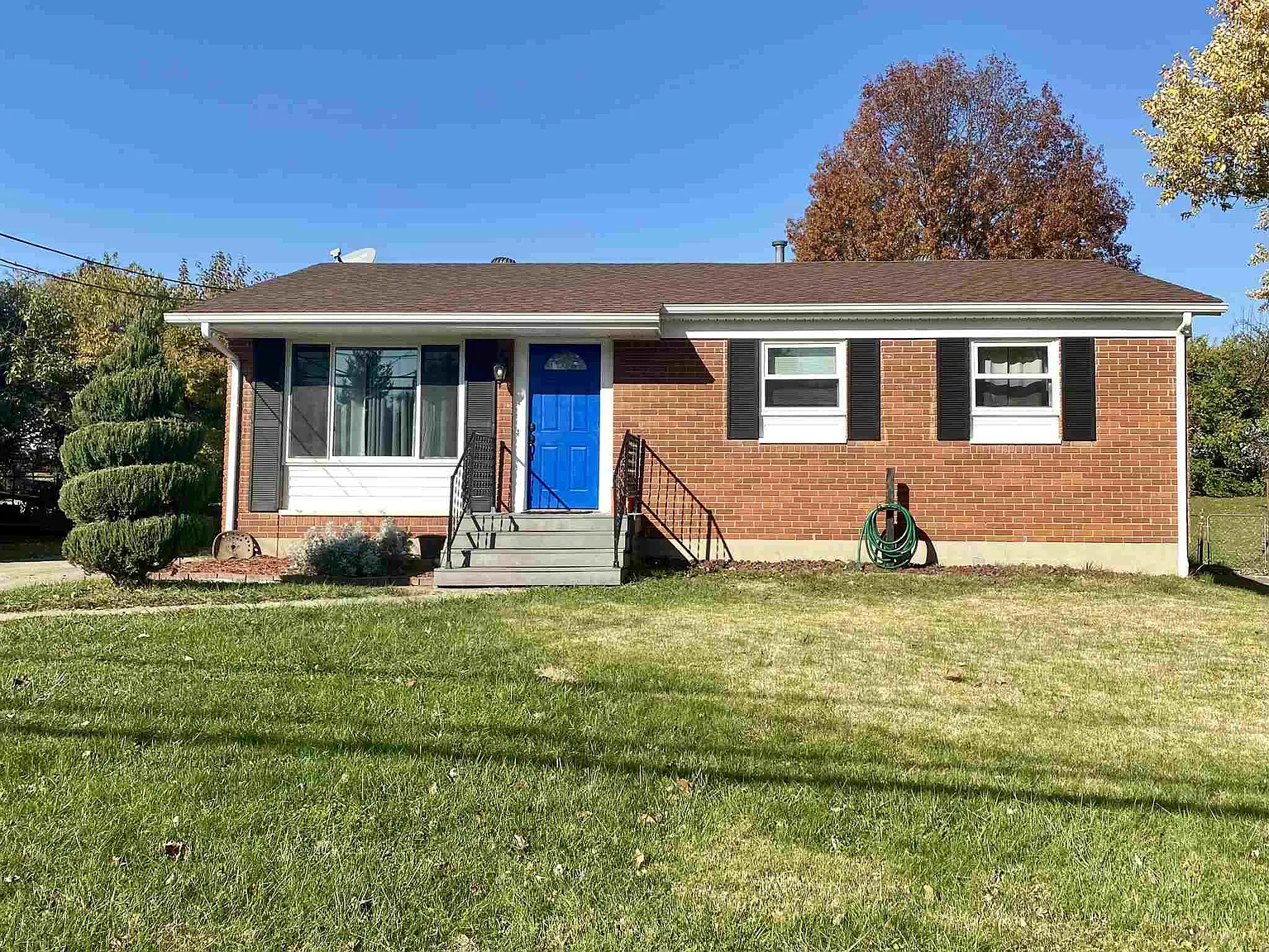 3352 Sycamore Tree Ln photo 1