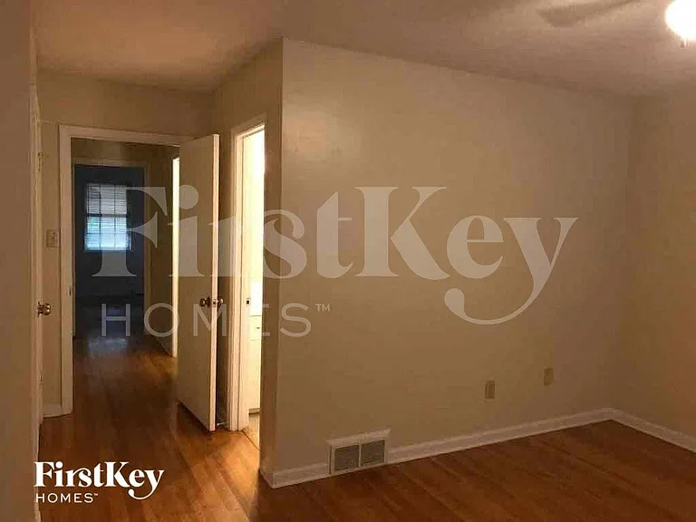 5712 Fox Bend Ave — Photo 10