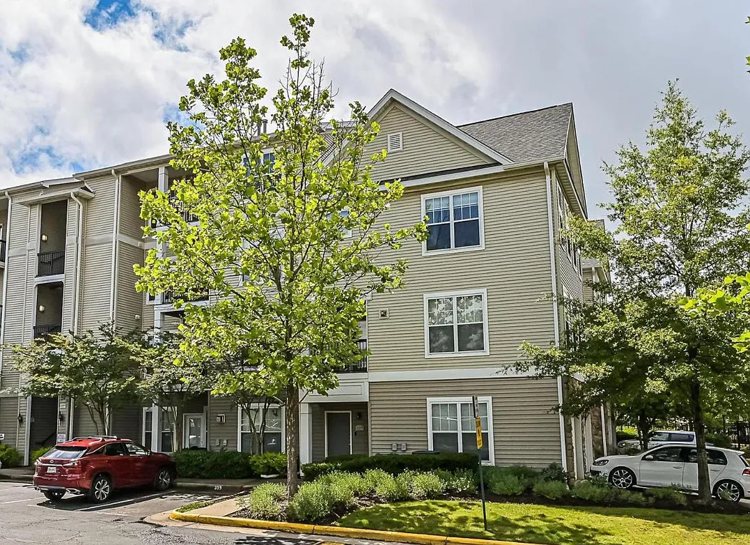 2 bed, 1102 sqft, $2,450 — Photo 1