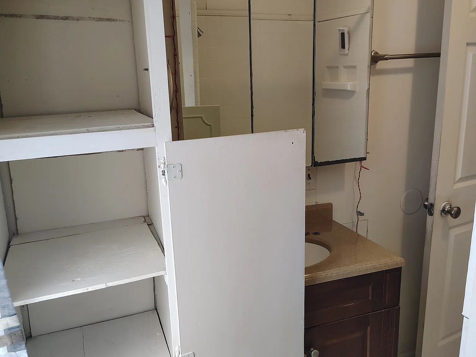 3 bed, 1200 sqft, $1,200 — Photo 2
