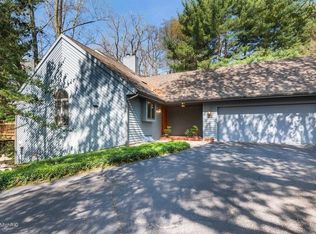 1555 W Marquette Woods Rd, Saint Joseph, MI 49085