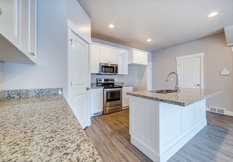 2598 N Cormac Pl #OVER GARAGE — Photo 5