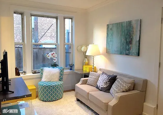 Rented by Compass | media 7