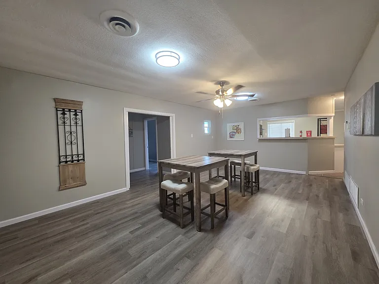 325 S Saunders St #1 — Photo 31