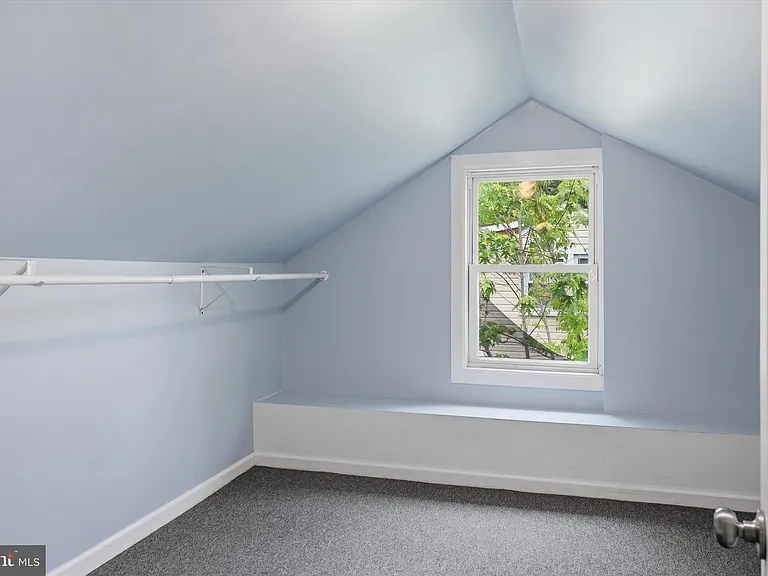 334 N Oakland Ave — Photo 13