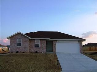 3212 E Colonial St, Republic, MO 65738