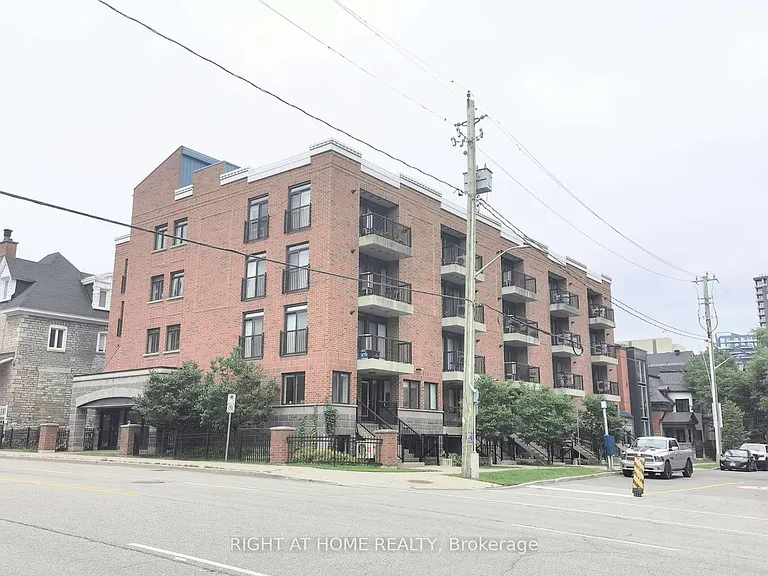 456 King Edward Ave #407 — Photo 2