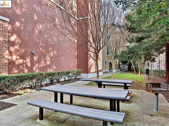 4th image of 22851 Paseo Pl