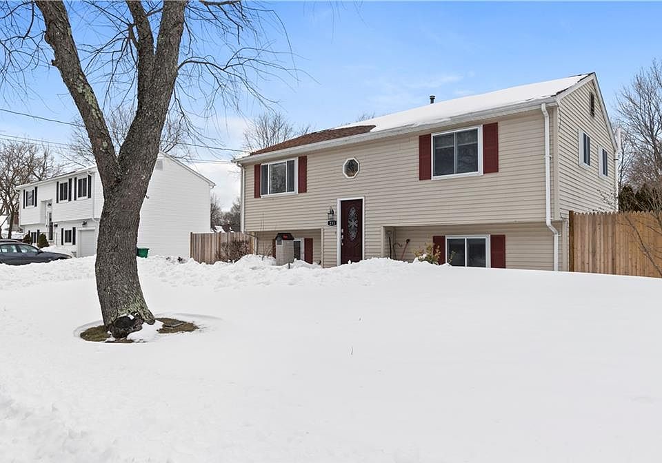 231 Smith St, Warwick, RI 02886 Zillow