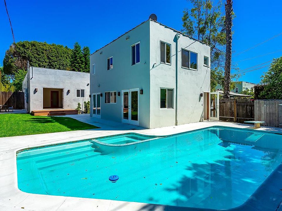 1st image of 919 N La Jolla Ave