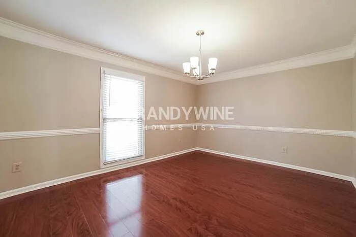 7477 Stonington Dr — Photo 5