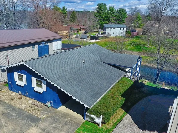 1186 Lincoln St SW, Sherrodsville, OH 44675