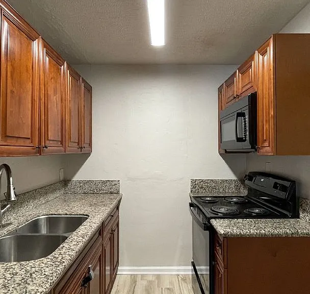 116 E Central Blvd — Photo 5