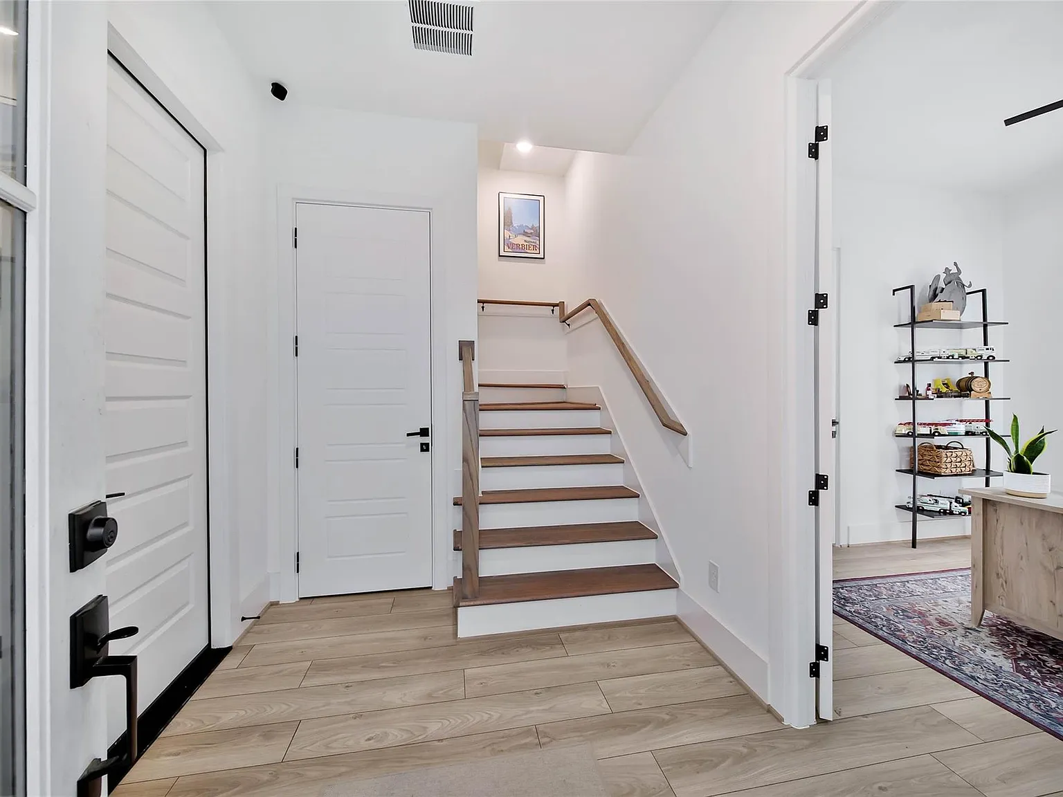 3 bed, 3.5 bath, 1891 sqft, $2,600 — Photo 4