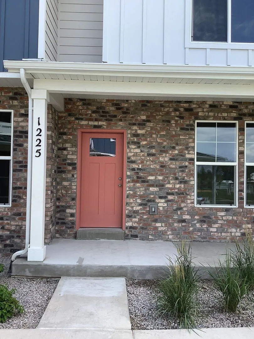 Building Photo - 1227 S South Ln