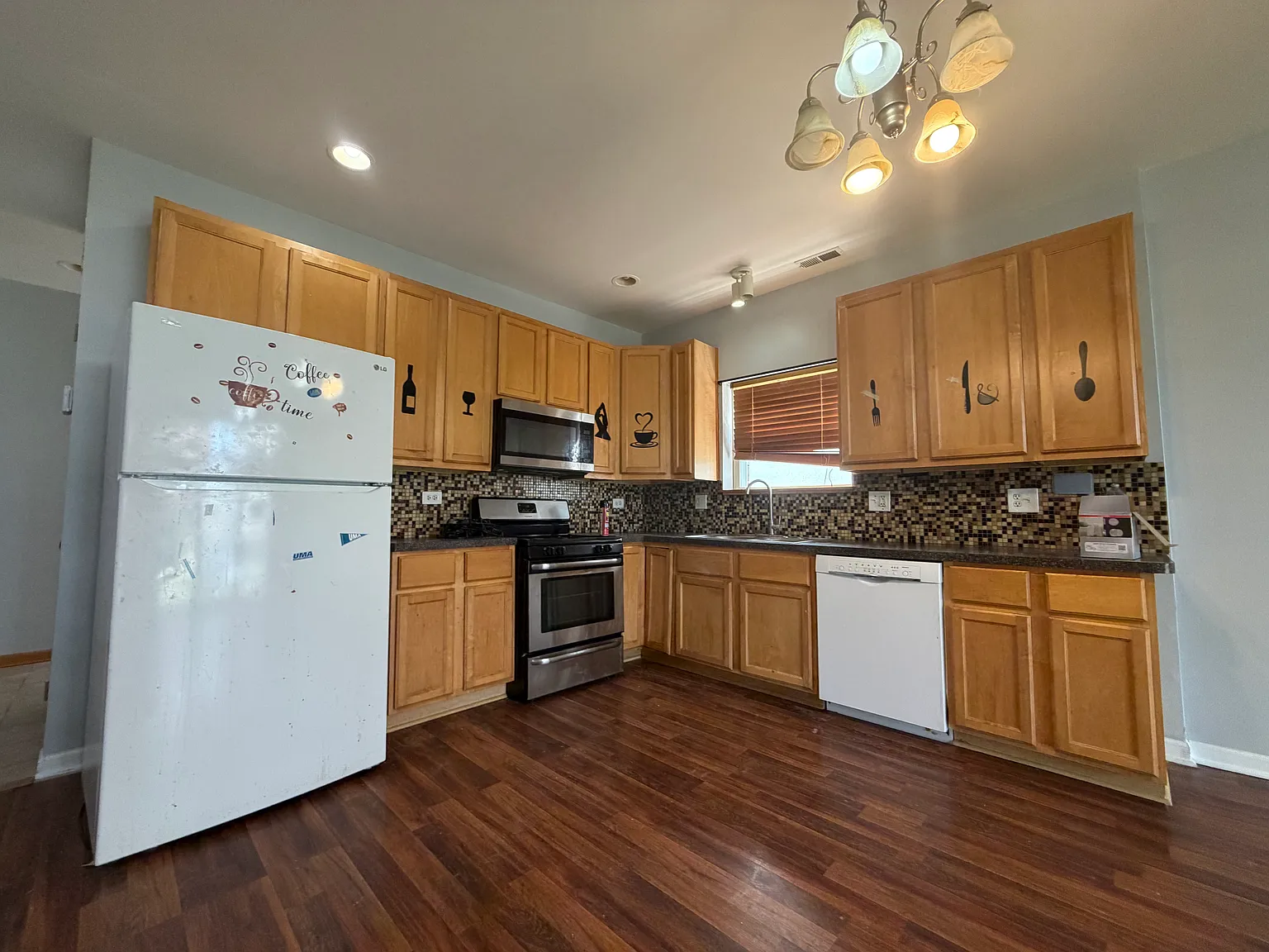 2 bed, 1100 sqft, $1,800 — Photo 2