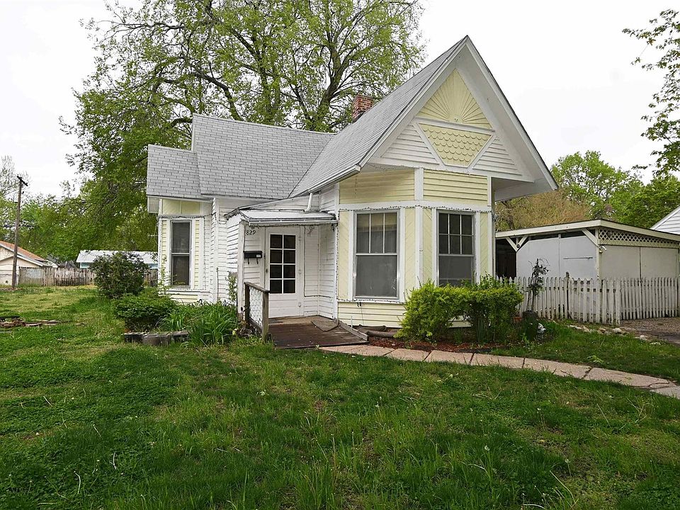 1st image of 829 NE Oakland Ave