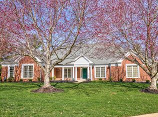 2201 Stonebriar Ridge Dr, Chesterfield, MO 63017