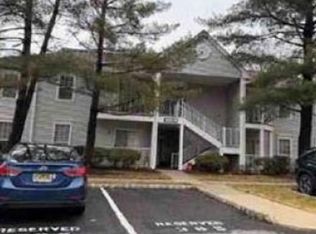 7 Townsend Ct, Franklin Park, NJ 08823